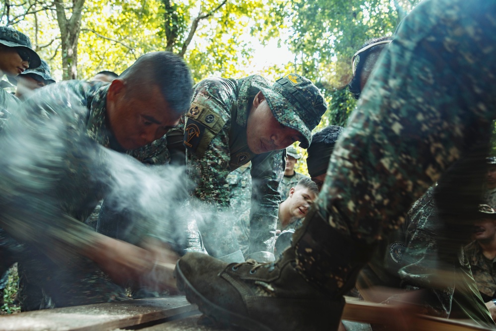 KAMANDAG 8: 15th MEU Marines Learn Jungle Environment Survival