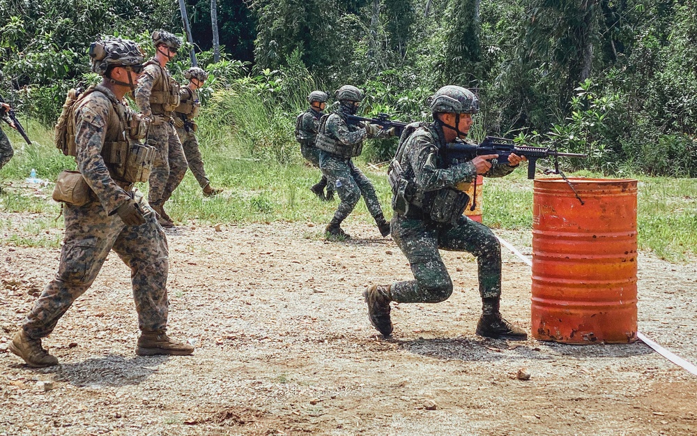 KAMANDAG 8: 15th MEU, Philippine Marines Conduct CMP Range at Oyster Bay