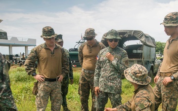 KAMANDAG 8: 15th MEU Continues UAS Exchange with Philippine Counterparts