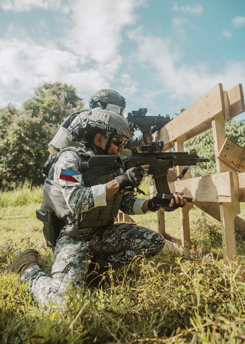 KAMANDAG 8: 15th MEU Conducts Live-Fire Ranges with Philippine, ROK Counterparts