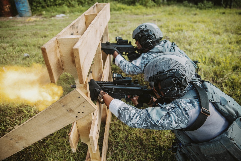 KAMANDAG 8: 15th MEU Conducts Live-Fire Ranges with Philippine, ROK Counterparts