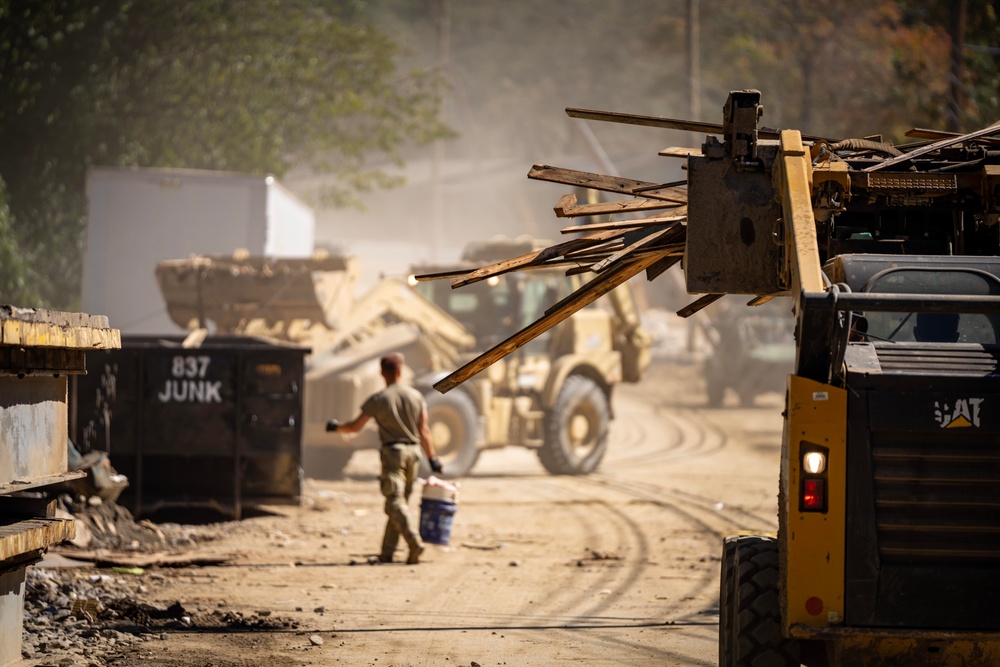 U.S. Army Removes Debris in Western NC