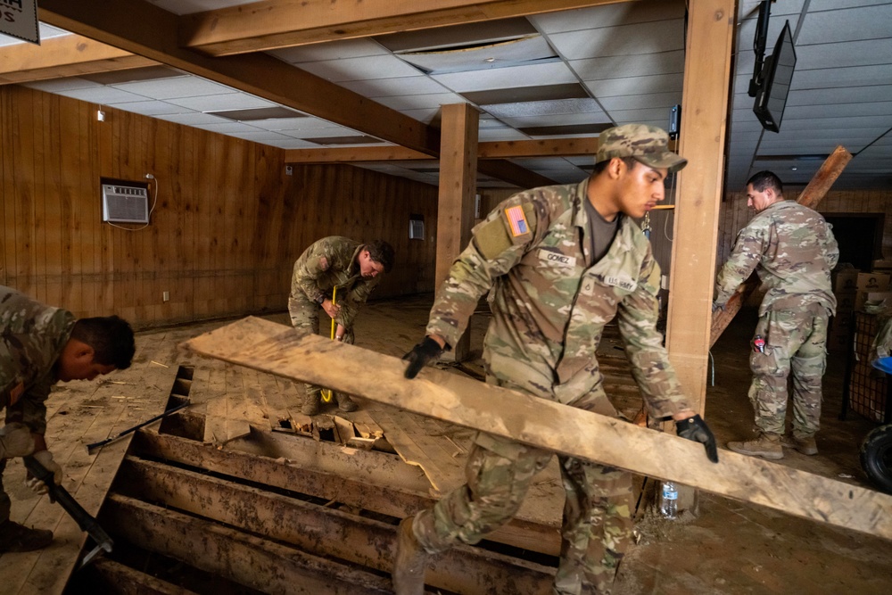 U.S. Army Removes Debris in Western NC