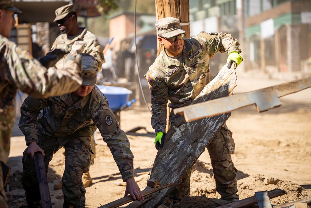 U.S. Army Removes Debris in Western NC