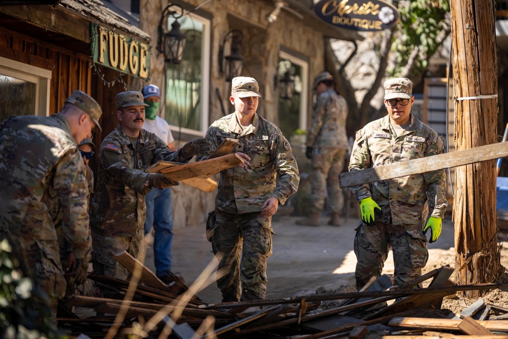 U.S. Army Removes Debris in Western NC