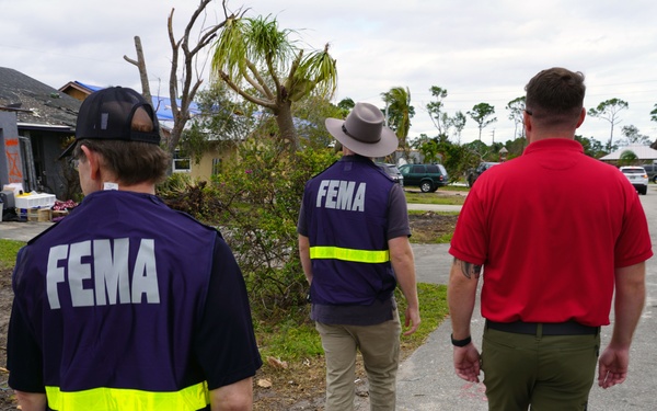 FEMA Disaster Survivor Assistance Teams in Martin County, Fla.