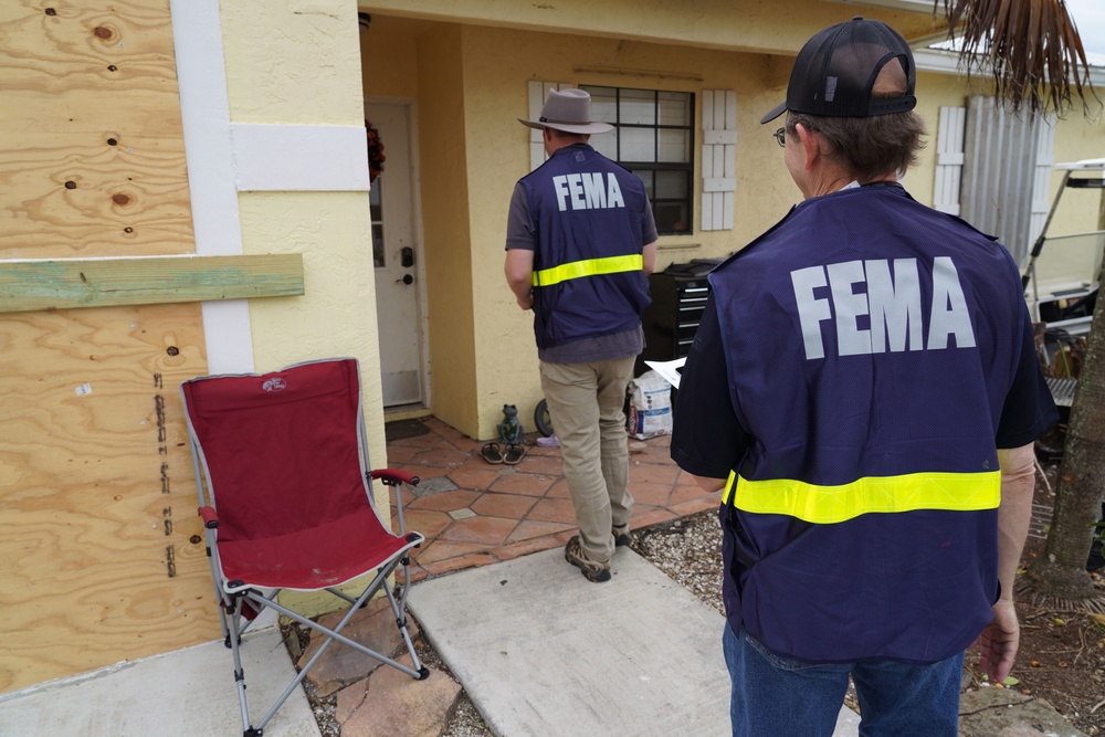 FEMA Disaster Survivor Assistance Teams in Martin County, Fla.