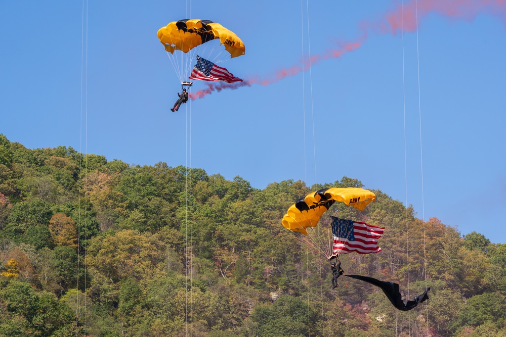 U.S. Army Golden Knights parachute into Bridge Day