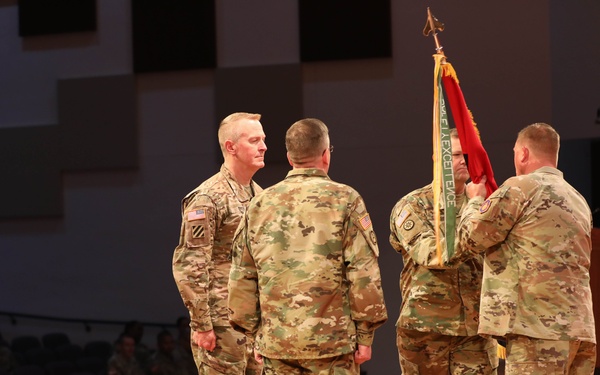 98th Training Division Hosts Change of Command Ceremony