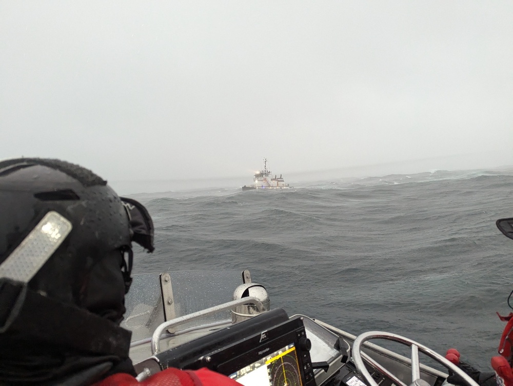 Coast Guard rescues 5 from tug after loss of steering off the coast of Washington