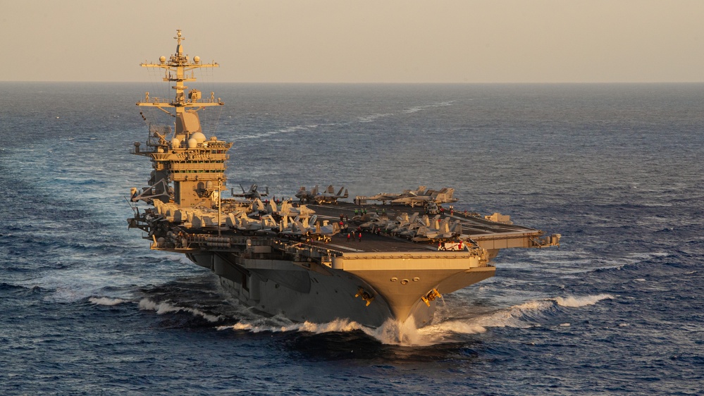 USS George Washington Steams in the Pacific Ocean