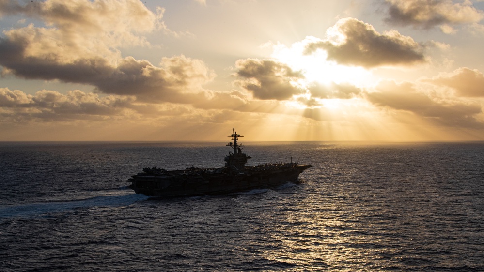 USS George Washington Steams in the Pacific Ocean