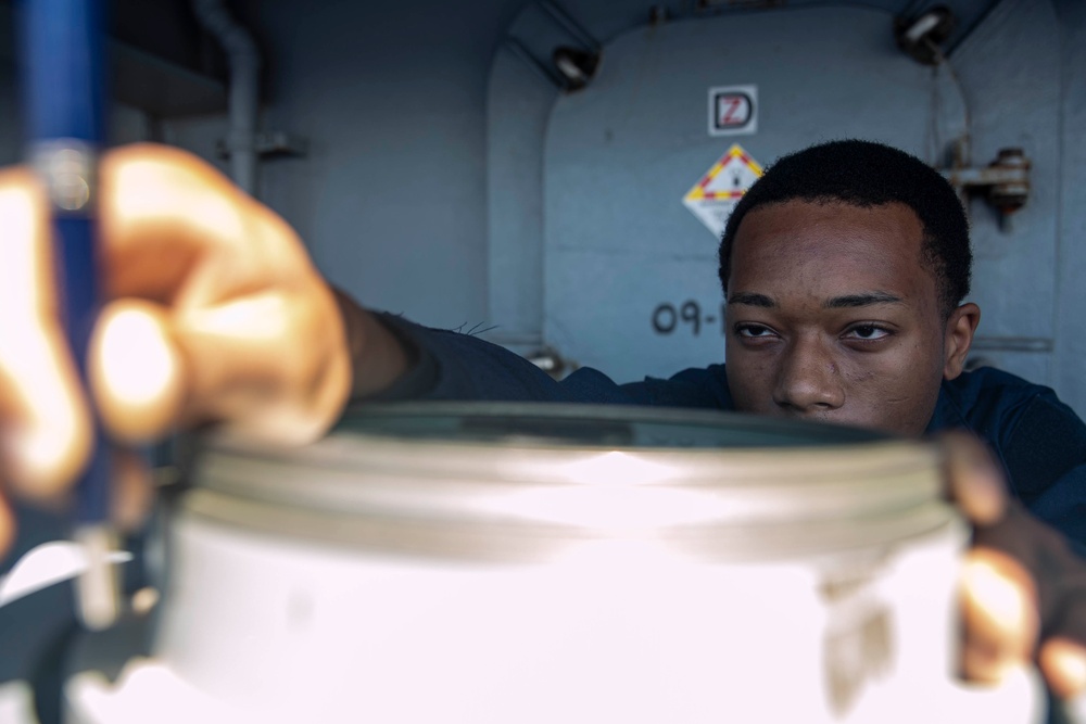 DVIDS Images USS Washington Sailors Train on Measuring