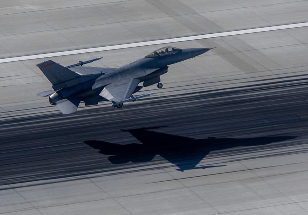 Edwards AFB Test Pilots Train for Photo Chase Missions