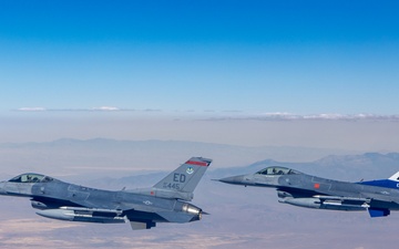 Edwards Test Pilots Fly in Formation