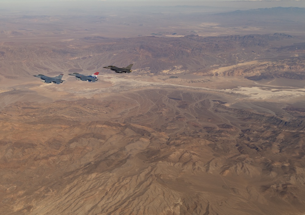 Edwards Test Pilots Fly in Formation