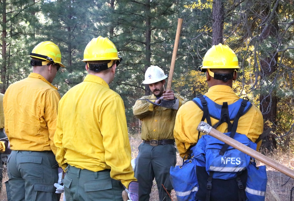 Washington National Guard service members participate in wildfire training