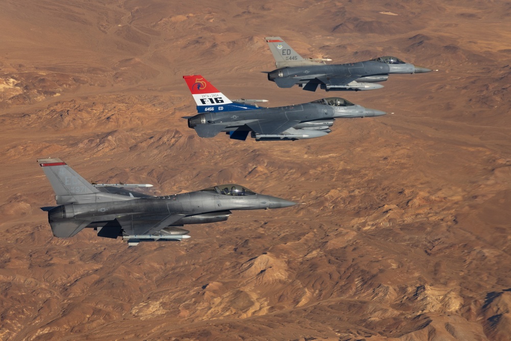 Edwards Test Pilots Fly in Formation