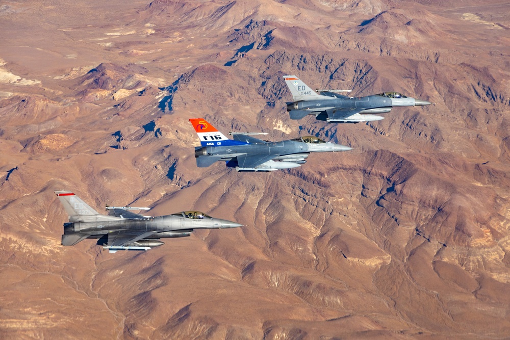 Edwards Test Pilots Fly in Formation