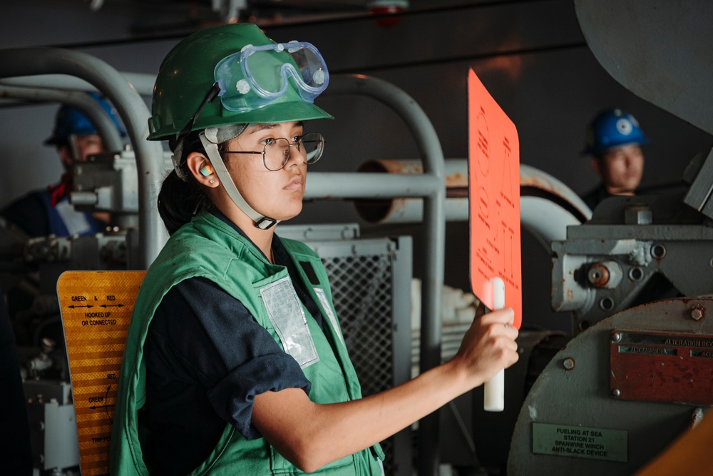 USS George Washington Conducts a Fueling-at-Sea with USS Shiloh