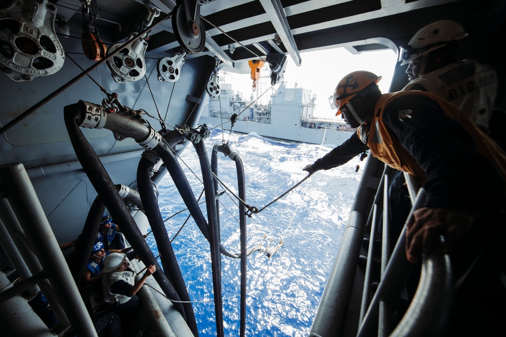 USS George Washington Conducts a Fueling-at-Sea with USS Shiloh