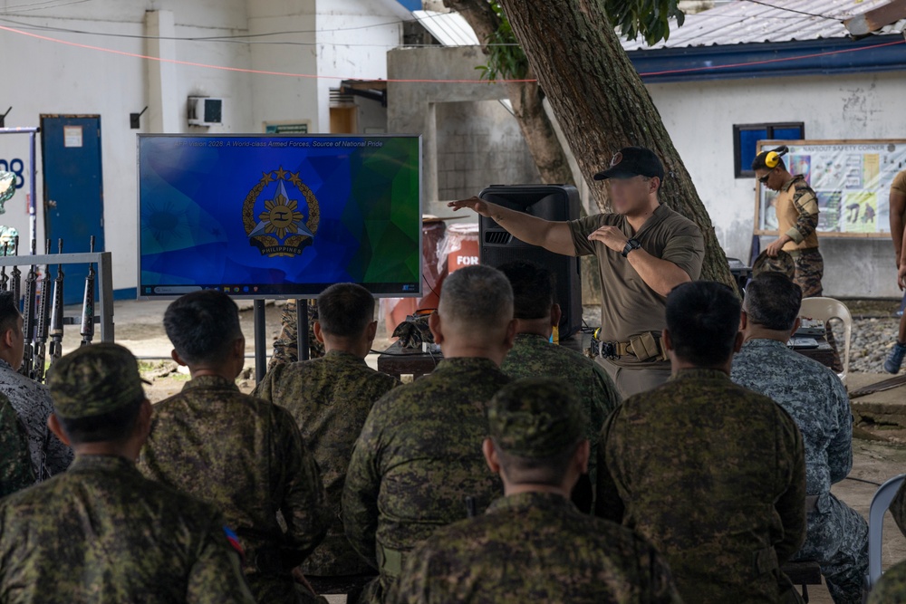 Philippines, U.S. marksmanship and close quarter combat training