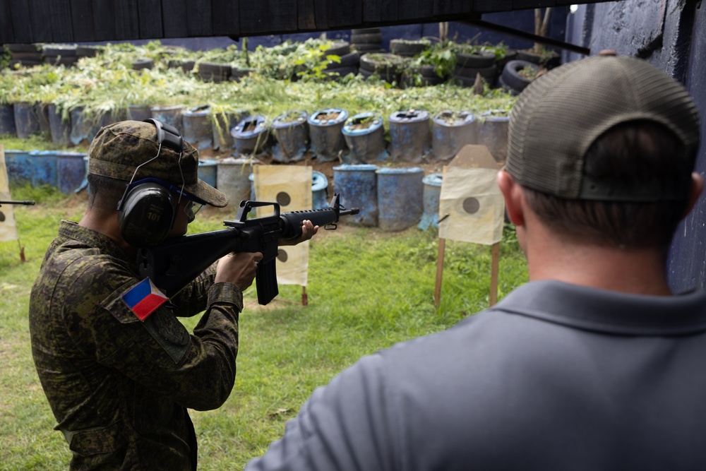 Philippines, U.S. marksmanship and close quarter combat training