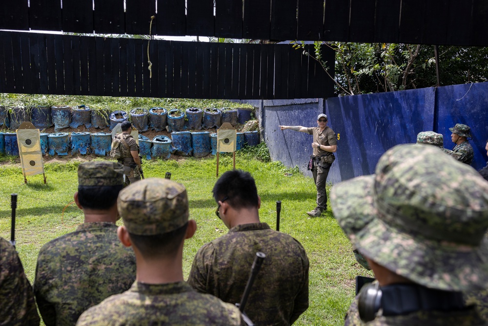 Philippines, U.S. marksmanship and close quarter combat training