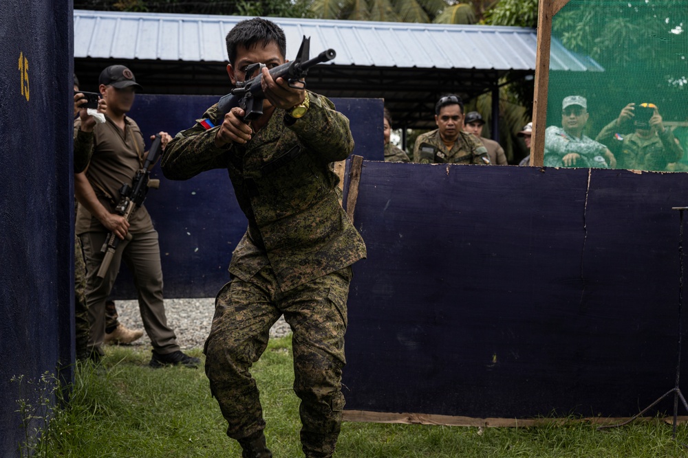 Philippines, U.S. marksmanship and close quarter combat training