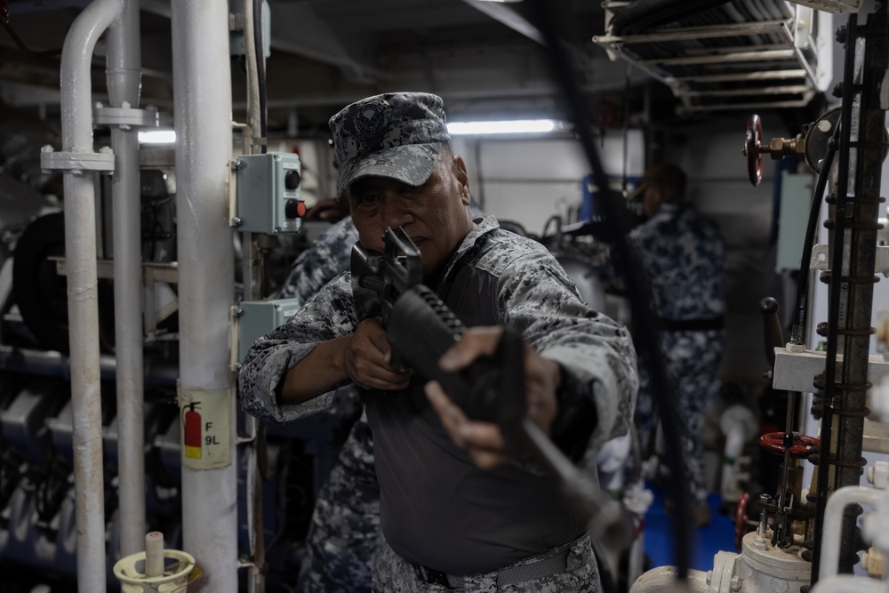 Philippines, U.S. conduct visit, search, board and seizure training