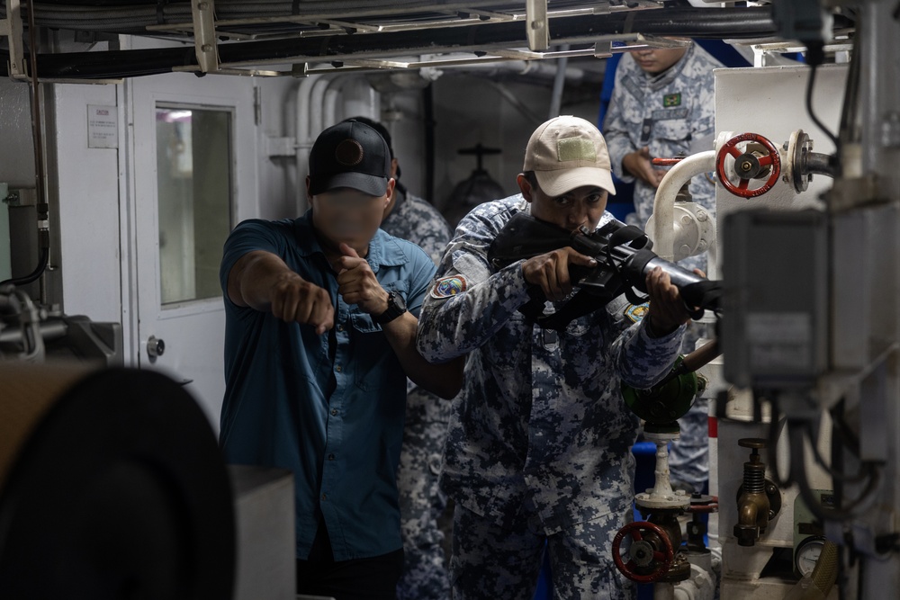 Philippines, U.S. conduct visit, search, board and seizure training