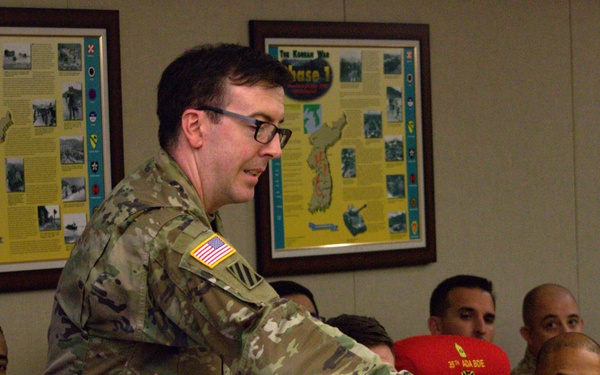 INDOPACOM and 7th Air Force Commander visits 35th Air Defense Artillery Brigade