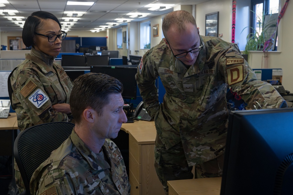 Day in the Life: 100th ARW command team integrates with 100th CS