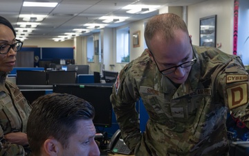 Day in the Life: 100th ARW command team integrates with 100th CS