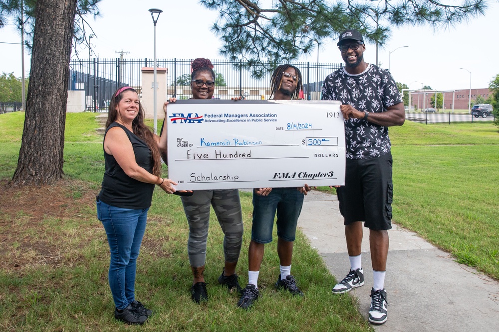 Kameron Robertson Receives Norfolk Naval Shipyard Federal Managers Association Scholarship