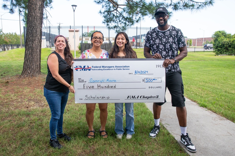 Camryn Moore Receives Norfolk Naval Shipyard Federal Managers Association Scholarship