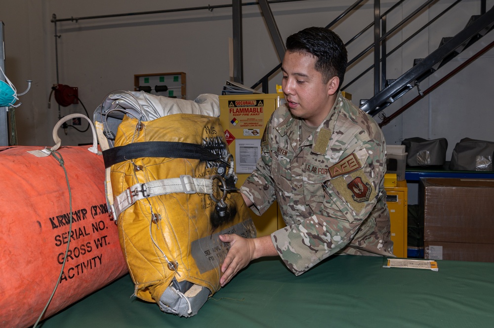 ReaDy Airman of the Week: 100th OSS Airman recognized