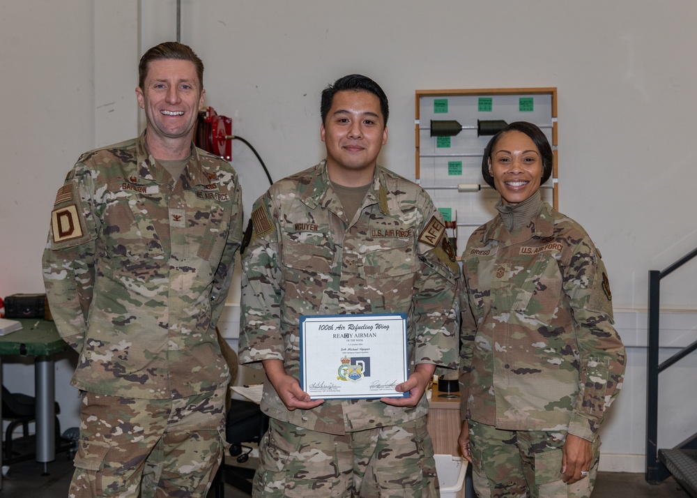 ReaDy Airman of the Week: 100th OSS Airman recognized