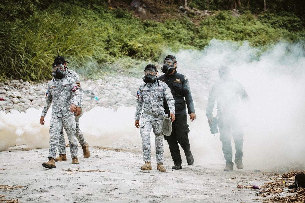 KAMANDAG 8: 15th MEU Conducts CBRN Defense Training With Philippine Armed Forces, National Police