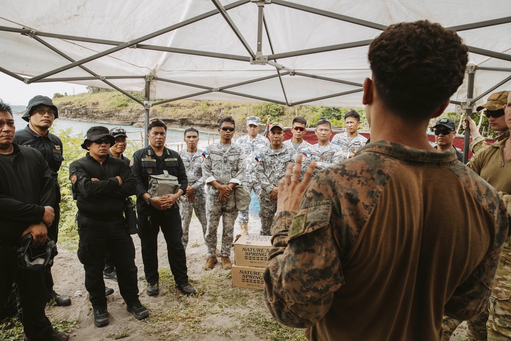 KAMANDAG 8: 15th MEU Conducts CBRN Defense Training With Philippine Armed Forces, National Police