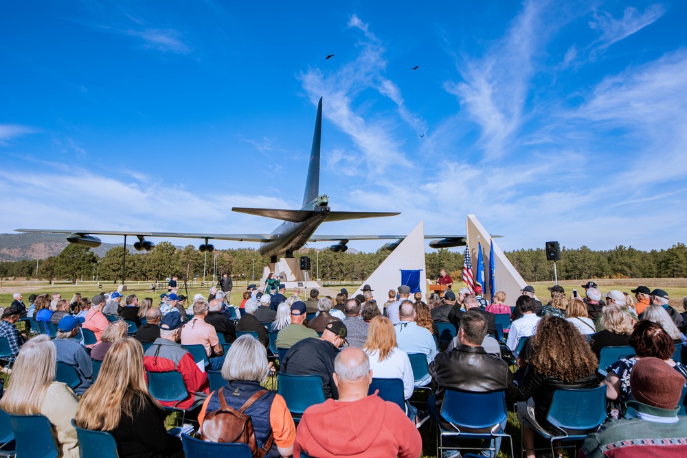 Air Force Gunners Association honors Vietnam War Hero