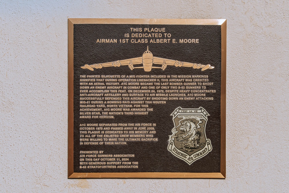 Air Force Gunners Association honors Vietnam War Hero