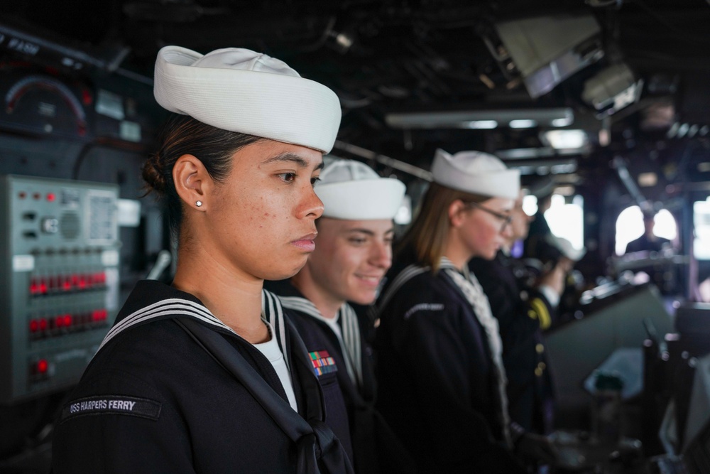 USS Harpers Ferry Returns to San Diego