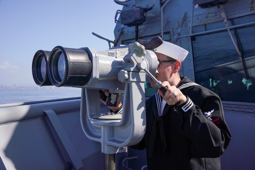 USS Harpers Ferry Returns to San Diego