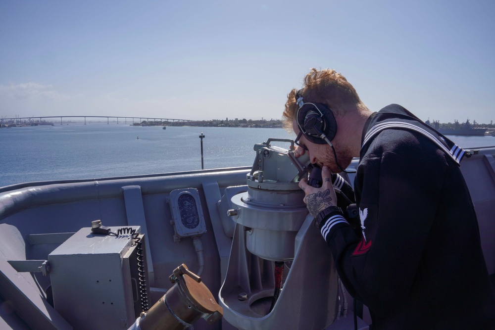 USS Harpers Ferry Returns to San Diego