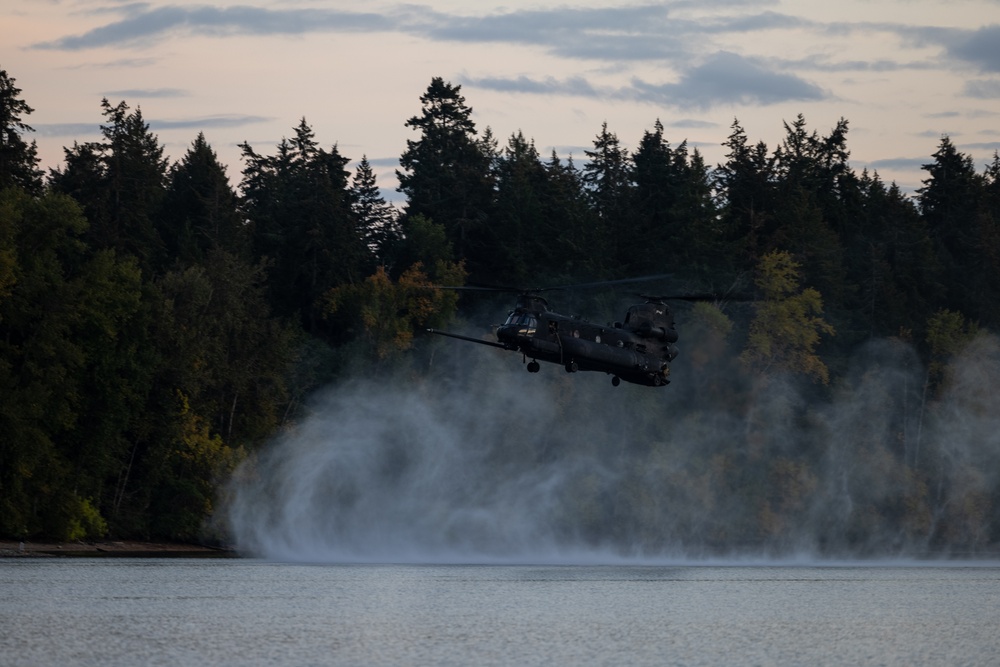 1st Recon Marines participate in helocasting exercise
