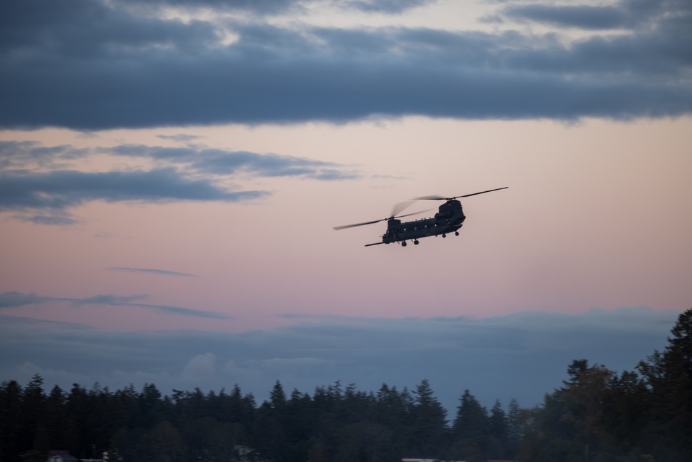1st Recon Marines participate in helocasting exercise
