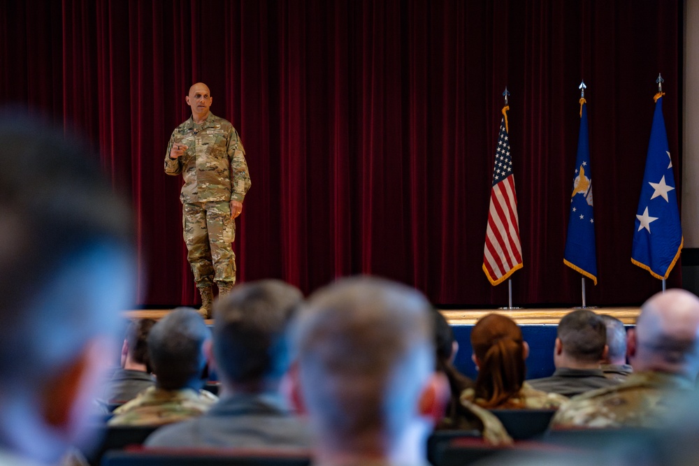 AETC Commander Visits Sheppard AFB