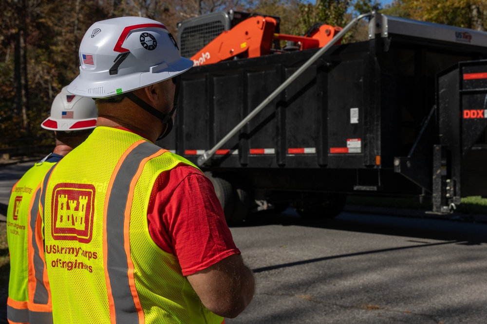 USACE Quality Assurance Supervisors Oversee Vegetation Removal at North Carolina Arboretum