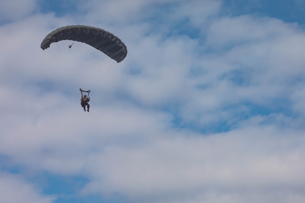 1st Recon Bn. participates in HALO jump exercise